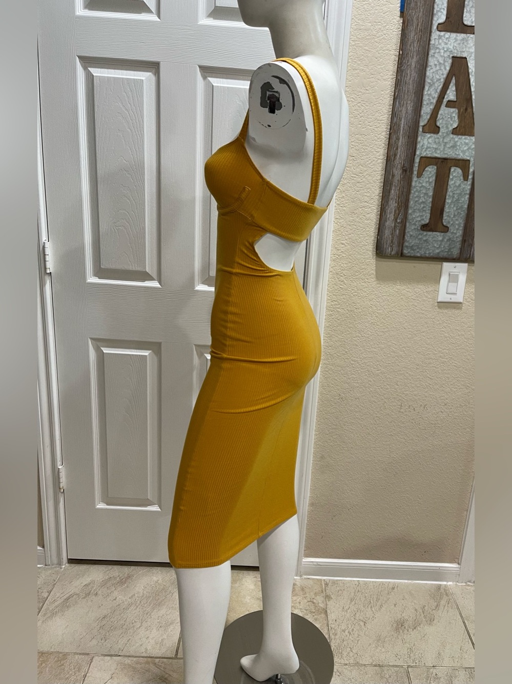 Reformation Jayne Bustier Body-Con Dress in Ocre/Mustard Yellow Size Small READ - Picture 5 of 10
